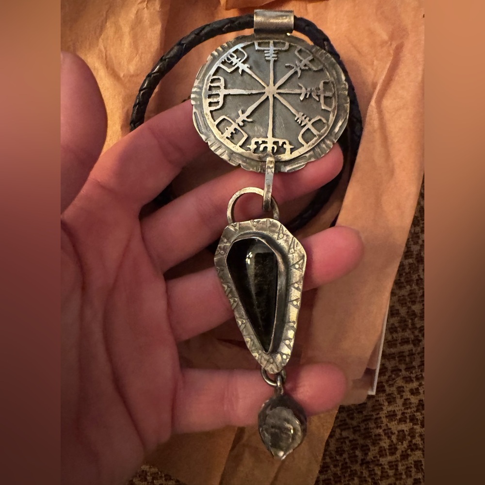 Silver Sterling and Black Pendant Necklace - Picture 4 of 6